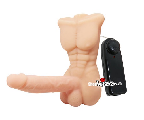 Cu giả có rung gắn thân người đàn ông